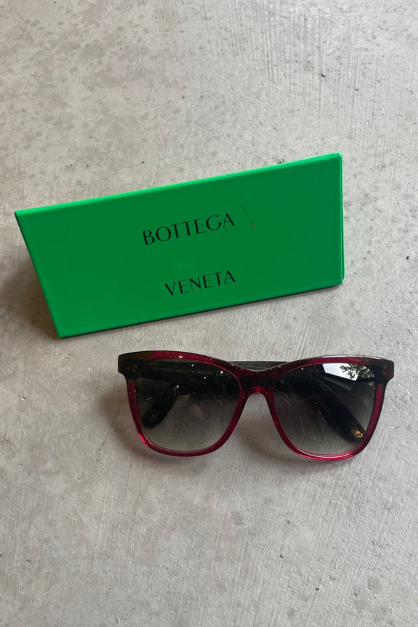 Bottega Veneta Sonnenbrille + Etui rot