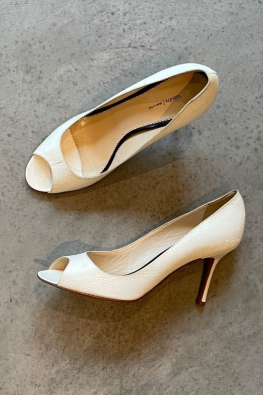 Valextra Peeptoes white