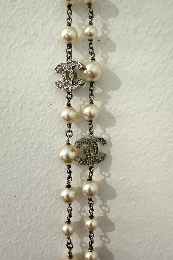 Chanel Halskette Perlen weiss