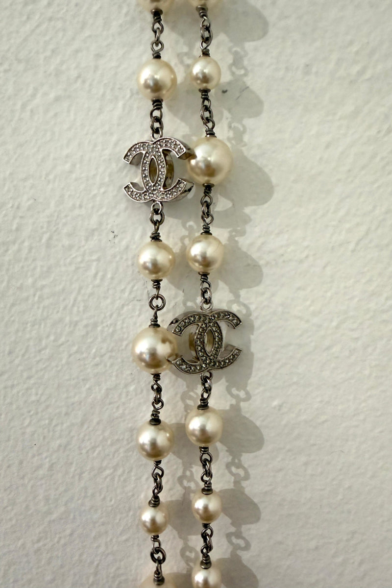 Chanel Halskette Perlen weiss