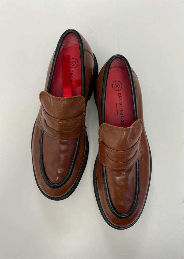 Pas de Rouge Loafers