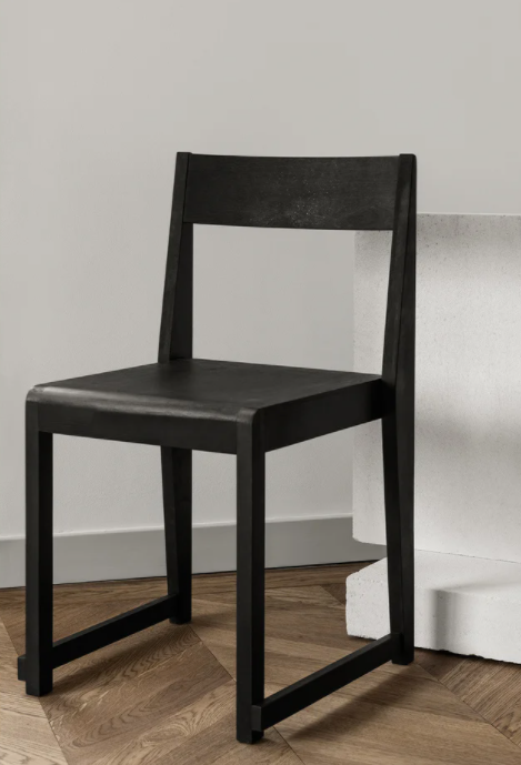 Stuhl 01